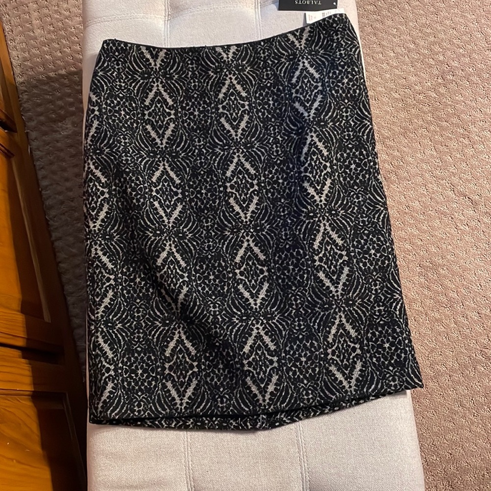 Gorgeous Talbots skirt size 10 just stunning! NWT She’s a beauty! Classy & sexy